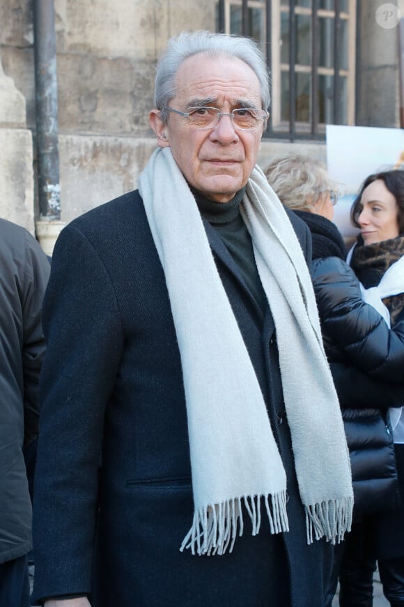 Bernard Debré - Hommage à José Artur (qui a donné son corps à la science) en l'église Saint-Germain-des-Prés à Paris le 7 février 2015