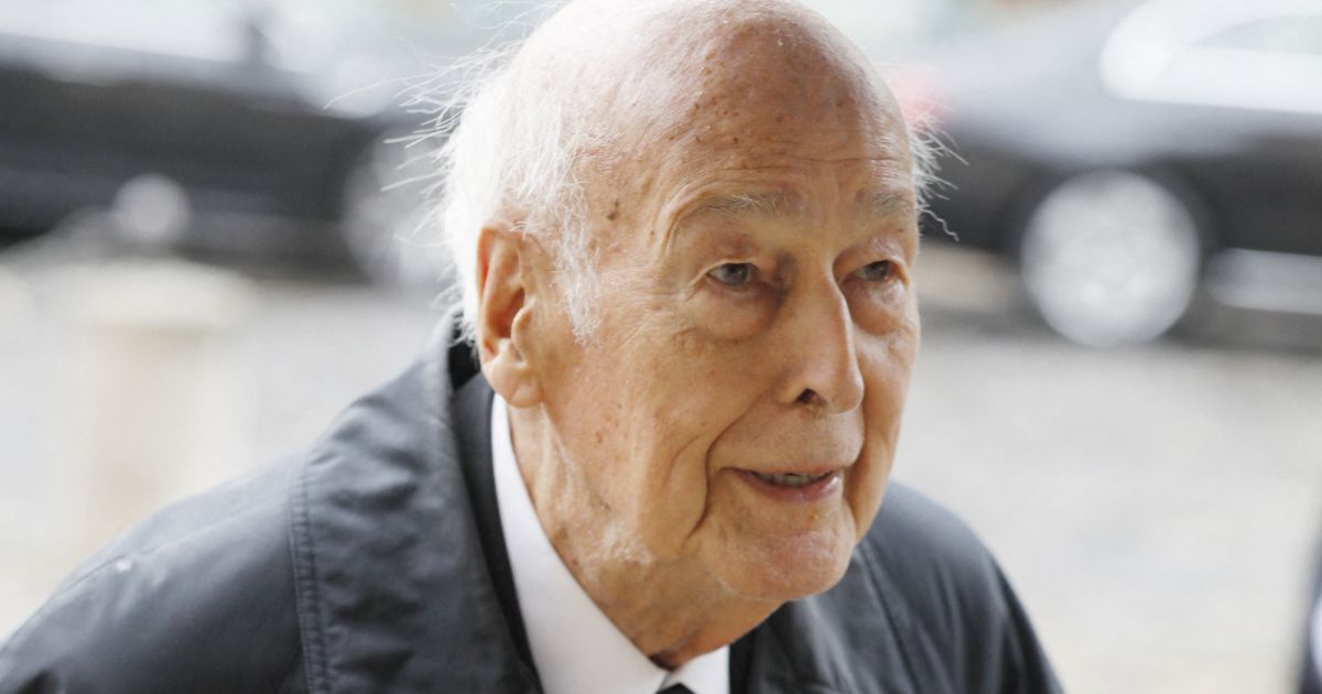 Valery Giscard D Estaing Hospitalise Et Place En Reanimation Level Magazine