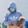 Exclusif - Katy Perry très enceinte fait des courses en compagnie de son petit chien Nugget à Los Angeles pendant l'épidémie de coronavirus (Covid-19), le 11 août 2020