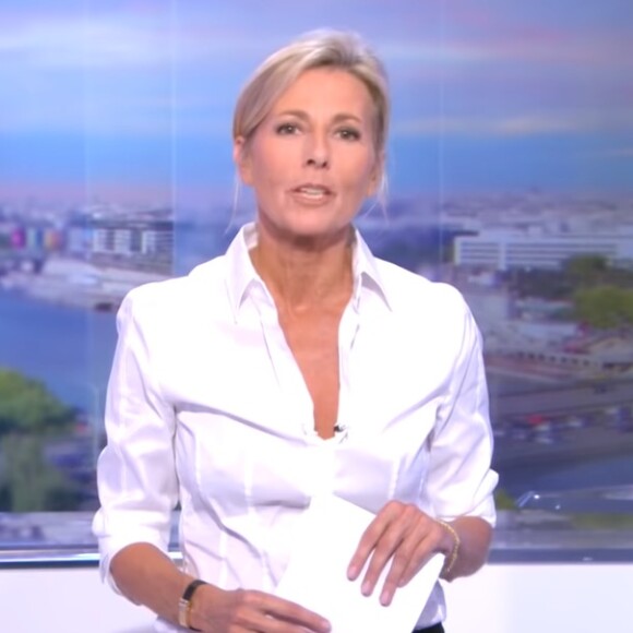 Les adieux de Claire Chazal au JT de TF1 en 2015.