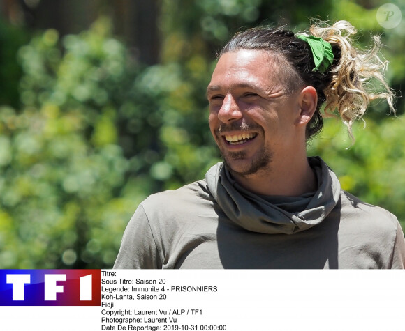 Bertrand-Kamal, aventurier de l'équipe de l'Est, dans "Koh-Lanta, Les 4 Terres" en 2020.