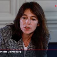 Charlotte Gainsbourg émue par le cadeau de sa fille Jo qui casse sa tirelire