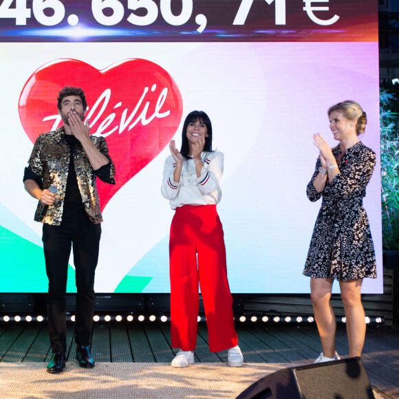 Le chanteur espagnol Agustin Galiana ( parrain du Télévie 2020 ), les animatrices de RTL Sandrine Corman, Maria Del Rio et la journaliste Caroline Fontenoy, lors de la 32ème édition du Télévie, l'opération de récolte de dons de RTL Belgium au profit du Fonds de la recherche scientifique (FNRS) pour aider la lutte contre la leucémie et le cancer. Belgique, Bruxelles, le 19 septembre 2020