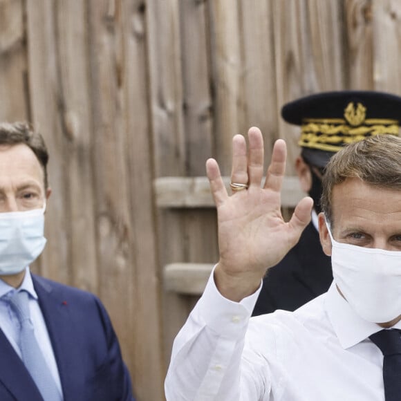 Visite de l'Hôtel de Polignac, à l'occasion des journées européennes du patrimoine et de la troisième édition du Loto du Patrimoine. Emmanuel Macron, Président de la République et Stéphane Bern - Condom, le 18 Septembre 2020. © Sébastien Ortola / Pool / Bestimage