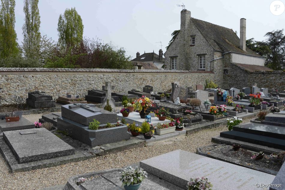 La tombe de Romy Schneider à Boissy-sans-Avoir le 3 mai 2013. - Purepeople