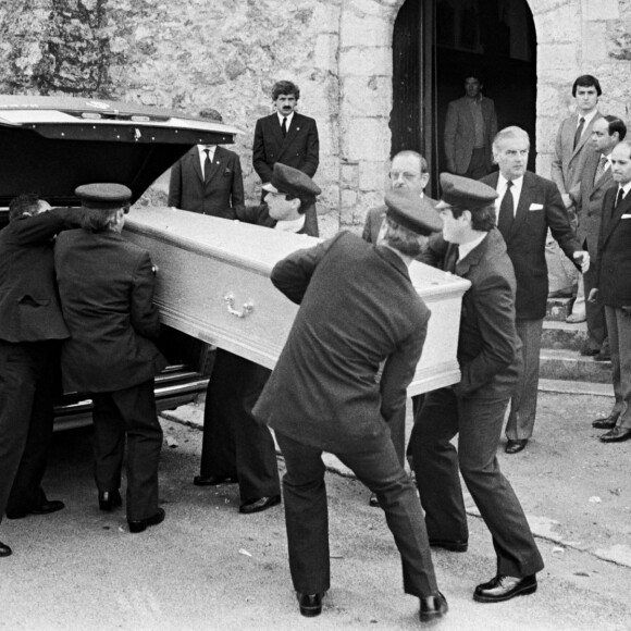 Les obsèques de Romy Schneider le 2 juin 1982 à Boissy-sans-Avoir dans les Yvelines.