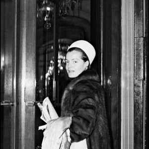 Romy Schneider à la première du film "Les demoiselles de Rochefort" à Paris en 1967.