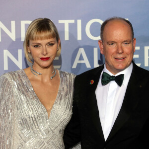 La princesse Charlène et le prince Albert II de Monaco lors du photocall du gala "Monte-Carlo Gala for Planetary Health" organisé par la Fondation Prince Albert II de Monaco. © Jean-François Ottonello / Nice Matin / Bestimage