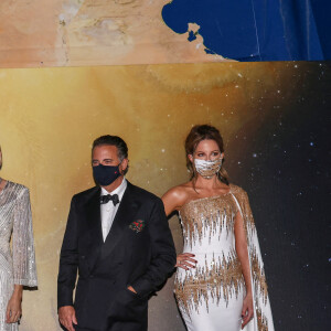 Milutin Gatsby, Helen Mirren, le prince Albert II de Monaco, la princesse Charlène, Andy Garcia, Kate Beckinsale lors du photocall du gala "Monte-Carlo Gala for Planetary Health" organisé par la Fondation Prince Albert II de Monaco le 24 septembre 2020. © Jean-Charles Vinaj / Pool Monaco / Bestimage