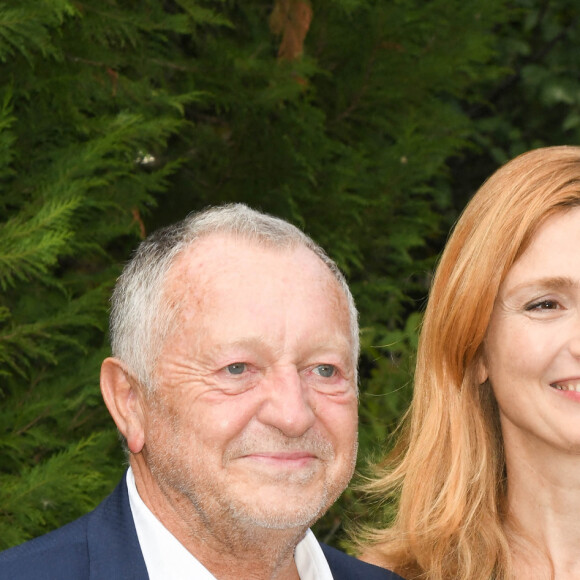 Jean-Michel Aulas et Julie Gayet - Photocall du film "Les joueuses" - Festival du film Francophone d'Angoulême 2020 le 1er septembre 2020. © Guirec Coadic / Bestimage