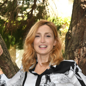 Julie Gayet - Photocall du film "Poly" - Festival du film Francophone d'Angoulême 2020 le 29 Août 2020. © Guirec Coadic / Bestimage