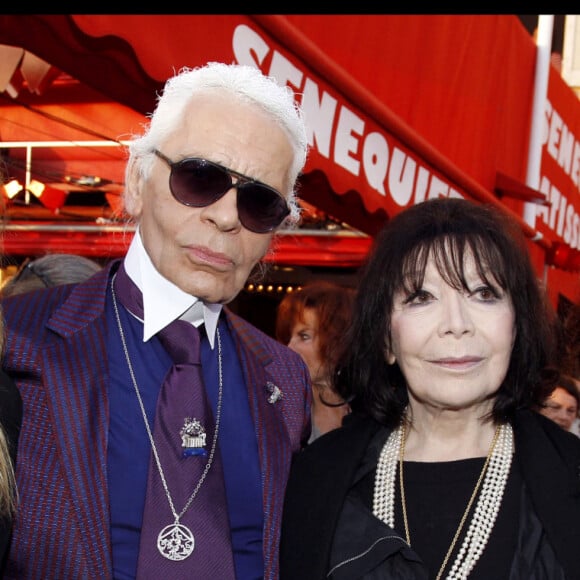 Vanessa Paradis, Karl Lagerfeld, Juliette Gréco et Anna Mouglalis à Saint-Tropez en 2010.