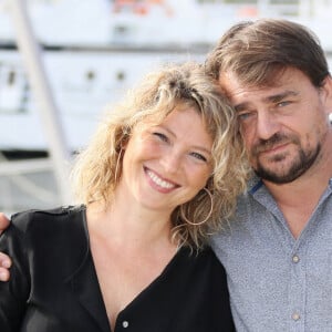 Thierry Godard et Cécile Bois - Photocall du téléfilm "Meurtre à Sarlat" lors de la 19e édition du Festival de la Fiction TV de la Rochelle, France, le 16 septembre 2017. © Patrick Bernard/Bestimage