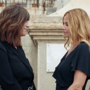 Anne Caillon et Ingrid Chauvin dans la série "Demain nous appartient", diffusée sur TF1.