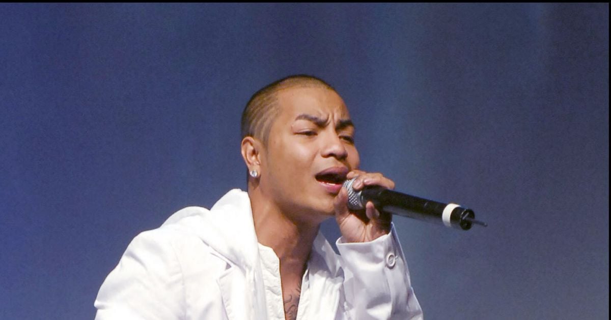 Willy Denzey en concert à Disneyland Paris en 2005. Purepeople