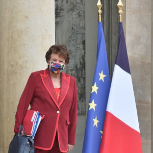 Roselyne Bachelot, masquée, ministre de la Culture - Sortie du conseil des ministres au Palais de l'Elysée à Paris le 28 septembre 2020