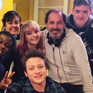 Emma Smet, Dembo Camilo, Sahelle de Figueiredo, Alice Varela, Théo Cosset sur le tournage de la série "Demain nous appartient". Photo publiée sur Instagram. Le 23 novembre 2019.