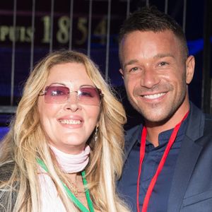 Loana Petrucciani et Phil Storm avant la représentation du cirque Pinder pour une soirée spéciale "Soupe En Scène" imaginé par le Chef Fabrice Bonnot au profit de l'association lyonnaise le foyer notre-dame des sans-abri, à Lyon, France, le 12 avril 2017. © Agence/Bestimage 