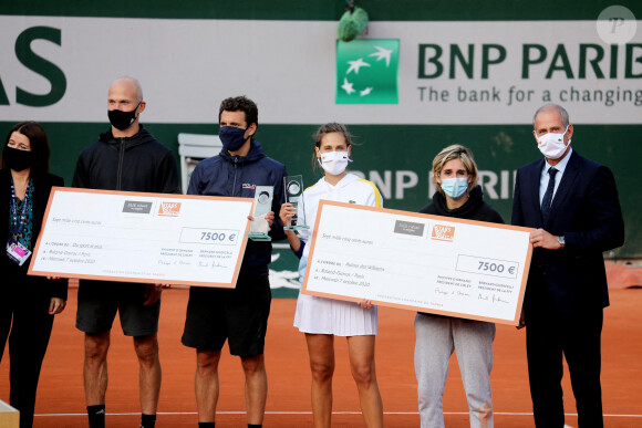 Ophélie Meunier et Pierre-Henri Mathieu ont remporté le tournoi de tennis du programme "Stars, Set et Match", dont la marque française "Hair rituel by Sisley" est le partenaire officiel, sur le court Simonne-Mathieu dans le cadre des Internationaux de Roland Garros à Paris. Le 7 Octobre 2020 © Dominique Jacovides / Bestimage
