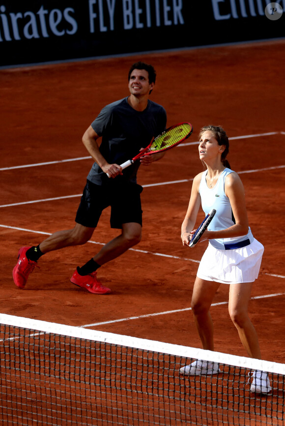 Ophélie Meunier et Pierre-Henri Mathieu ont remporté le tournoi de tennis du programme "Stars, Set et Match", dont la marque française "Hair rituel by Sisley" est le partenaire officiel, sur le court Simonne-Mathieu dans le cadre des Internationaux de Roland Garros à Paris. Le 7 Octobre 2020 © Dominique Jacovides / Bestimage