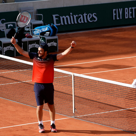 Ophélie Meunier et Pierre-Henri Mathieu ont affronté le chanteur Amir Jaddad et la tenniswoman Pauline Parmentier en finale du tournoi de tennis du programme "Stars, Set et Match", dont la marque française "Hair rituel by Sisley" est le partenaire officiel, sur le court Simonne-Mathieu dans le cadre des Internationaux de Roland Garros à Paris. Le 7 Octobre 2020 © Dominique Jacovides / Bestimage