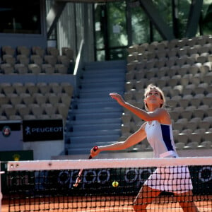 Ophélie Meunier et Pierre-Henri Mathieu ont remporté le tournoi de tennis du programme "Stars, Set et Match", dont la marque française "Hair rituel by Sisley" est le partenaire officiel, sur le court Simonne-Mathieu dans le cadre des Internationaux de Roland Garros à Paris. Le 7 Octobre 2020 © Dominique Jacovides / Bestimage