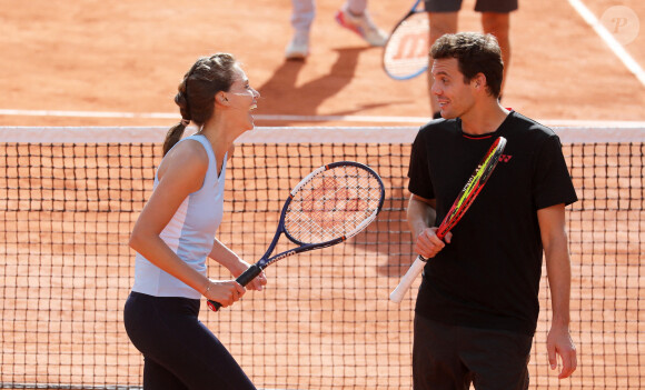 Ophélie Meunier et Pierre-Henri Mathieu ont remporté le tournoi de tennis du programme "Stars, Set et Match", dont la marque française "Hair rituel by Sisley" est le partenaire officiel, sur le court Simonne-Mathieu dans le cadre des Internationaux de Roland Garros à Paris. Le 7 Octobre 2020 © Dominique Jacovides / Bestimage