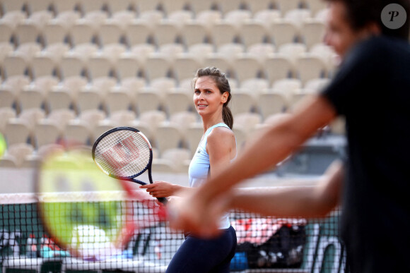 Ophélie Meunier et Pierre-Henri Mathieu ont remporté le tournoi de tennis du programme "Stars, Set et Match", dont la marque française "Hair rituel by Sisley" est le partenaire officiel, sur le court Simonne-Mathieu dans le cadre des Internationaux de Roland Garros à Paris. Le 7 Octobre 2020 © Dominique Jacovides / Bestimage