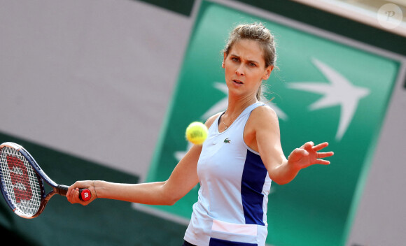 Ophélie Meunier et Pierre-Henri Mathieu ont remporté le tournoi de tennis du programme "Stars, Set et Match", dont la marque française "Hair rituel by Sisley" est le partenaire officiel, sur le court Simonne-Mathieu dans le cadre des Internationaux de Roland Garros à Paris. Le 7 Octobre 2020 © Dominique Jacovides / Bestimage