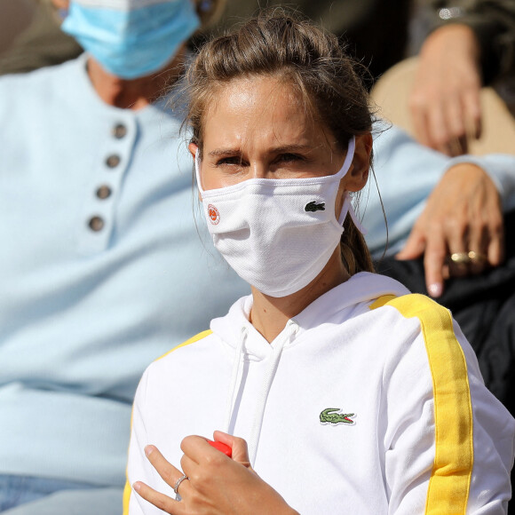 Ophélie Meunier et Pierre-Henri Mathieu ont remporté le tournoi de tennis du programme "Stars, Set et Match", dont la marque française "Hair rituel by Sisley" est le partenaire officiel, sur le court Simonne-Mathieu dans le cadre des Internationaux de Roland Garros à Paris. Le 7 Octobre 2020 © Dominique Jacovides / Bestimage