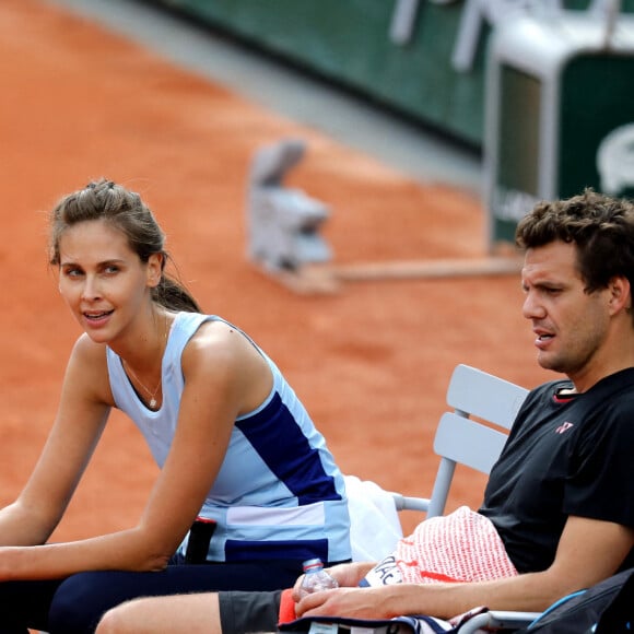 Ophélie Meunier et Pierre-Henri Mathieu ont remporté le tournoi de tennis du programme "Stars, Set et Match", dont la marque française "Hair rituel by Sisley" est le partenaire officiel, sur le court Simonne-Mathieu dans le cadre des Internationaux de Roland Garros à Paris. Le 7 Octobre 2020 © Dominique Jacovides / Bestimage