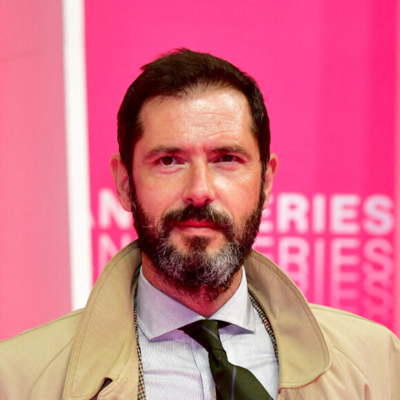 Melvil Poupaud - People lors du photocall de la 3e soirée du Canneseries, saison 3, au Palais des Festivals à Cannes, le 11 octobre 2020. Canneseries se déroule du 9 au 14 octobre 2020 avec des mesures sanitaires importantes dues au COVID-19. © Bruno Bebert/Bestimage