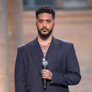 Exclusif - Slimane - Enregistrement de l'émission "La chanson de l'année" dans les jardins du Palais Royal à Paris, qui sera diffusée le 12 juin sur TF1. Le 11 juin 2020 © Cyril Moreau / Bestimage