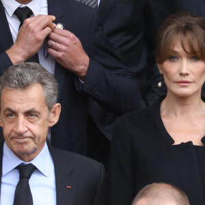 Nicolas Sarkozy et sa femme Carla Bruni - Sorties des obsèques de l'ancien président de la République Jacques Chirac en l'église Saint-Sulpice à Paris. Le 30 septembre 2019 © Dominique Jacovides / Bestimage