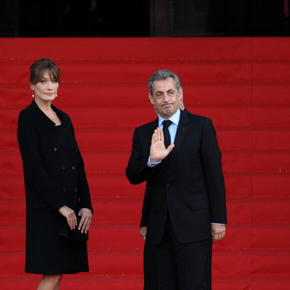 Nicolas Sarkozy et sa femme Carla Bruni - Arrivées en l'église Saint-Sulpice pour les obsèques de l'ancien président de la République Jacques Chirac à Paris. Un service solennel sera présidé par le président de la République. Le 30 septembre 2019 © Stéphane Lemouton / Bestimage