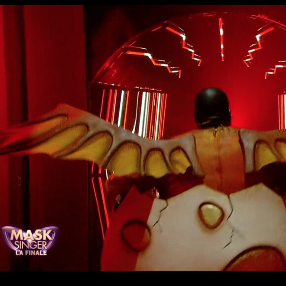 Issa Doumbia était le Dragon - Emission "Mask Singer" du 28 novembre 2020.