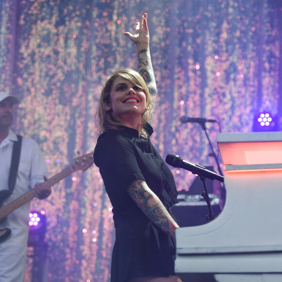 Coeur de Pirate en concert lors du 67ème festival "Nuits du Sud", place du Grand Jardin, à Vence. Le 2 août 2019 © Lionel Urman / Bestimage
