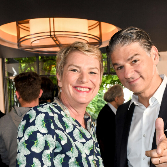 Élise Lucet et Jacques Cardoze au photocall de la conférence de presse de France 2 au théâtre Marigny à Paris le 18 juin 2019. © Coadic Guirec / Bestimage