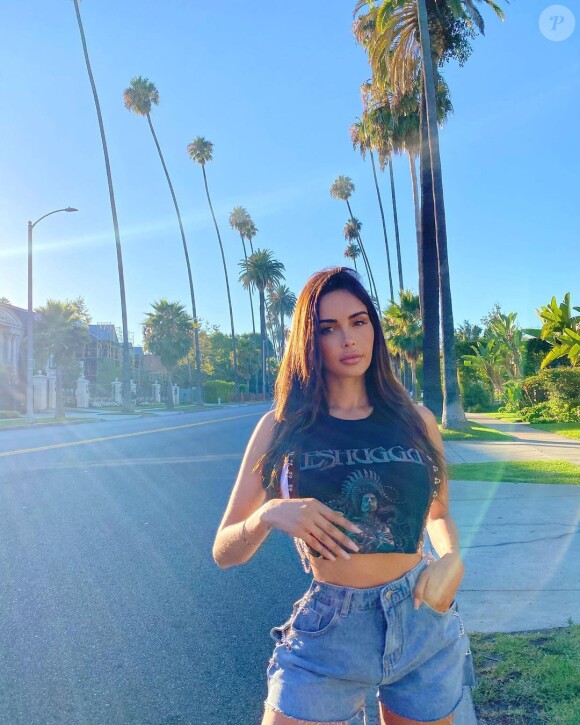 Nabilla, ancienne candidate de télé-réalité et heureuse maman du petit Milann (1 an), né de ses amours avec son mari Thomas Vergara.