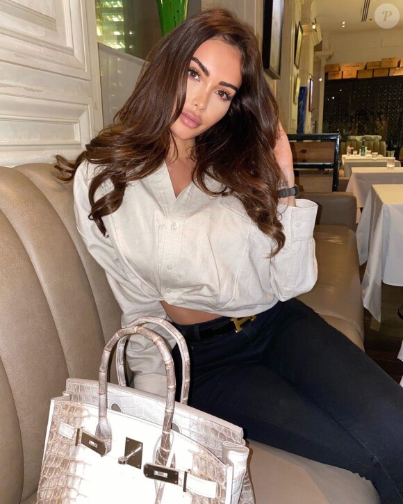 Nabilla, ancienne candidate de télé-réalité et heureuse maman du petit Milann (1 an), né de ses amours avec son mari Thomas Vergara.