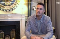 Baptiste Giabiconi parle de l'héritage de Karl Lagerfeld dans l'émission "50' Inside", octobre 2020.