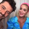 La chanteuse américaine de 35 ans, Katy Perry, enceinte, fait la promotion de son nouvel album "Smile" sur Zoom, avant d'être interrompue par son fiancé Orlando Bloom, torse nu. Los Angeles. Le 5 août 2020. 