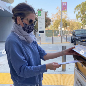 Jennifer Aniston a voté à l'élection présidentielle américaine ! Sa voix est allée au candidat démocrate Joe Biden et sa vice-présidente, Kamala Harris.