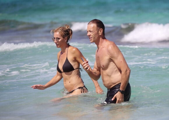 Exclusif - Rocco Siffredi et sa femme Rosa Caracciolo sont en vacances à Formentera, ils profitent des joies de la mer et prennent des selfies. Formentera, le 30 juin 2019.
