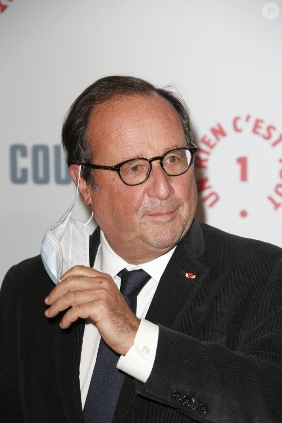 François Hollande - Avant-première du film "Mon cousin" au cinéma Le Grand Rex à Paris, le 28 septembre 2020. © Christophe Aubert via Bestimage
