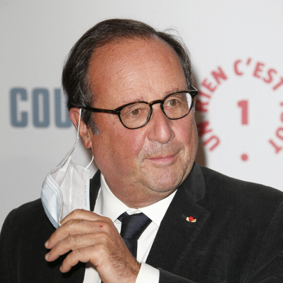 François Hollande - Avant-première du film "Mon cousin" au cinéma Le Grand Rex à Paris, le 28 septembre 2020. © Christophe Aubert via Bestimage