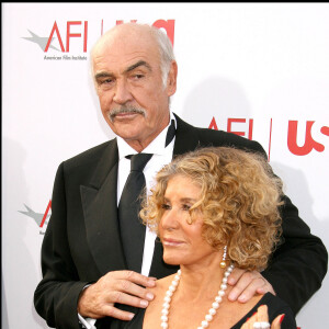 Sean Connery et sa femme Micheline Roquebrune lors d'une cérémonie à Hollywood en 2006.