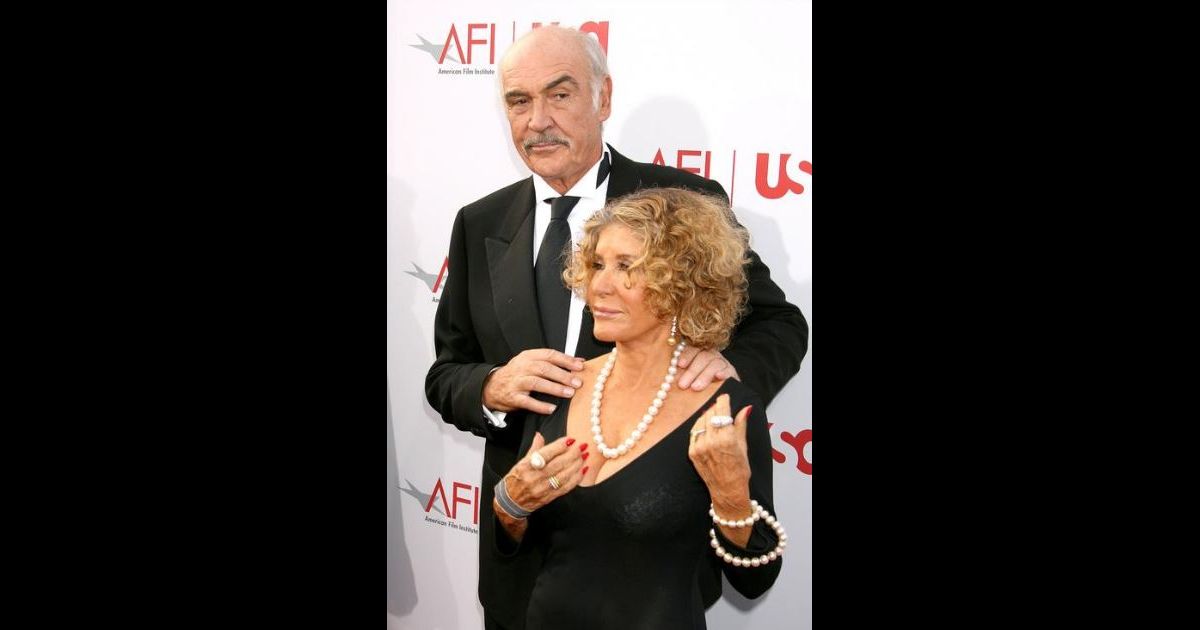 Photo of Sean Connery souffrait de démence: sa femme française, Micheline, raconte sa difficile fin de vie