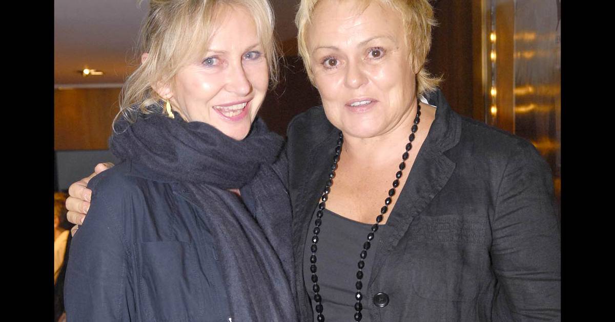 Qui Est Le Mari De Anne Jacquemin Muriel Robin et Marine Jacquemin à la première du téléfilm Mourir d
