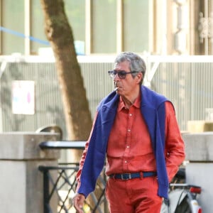 Patrick Balkany arrive au palais de justice de Paris pour entendre la décision de la cour d'appel concernant l'affaire de blanchiment aggravée contre lui et sa femme Isabelle le 27 mai 2020.